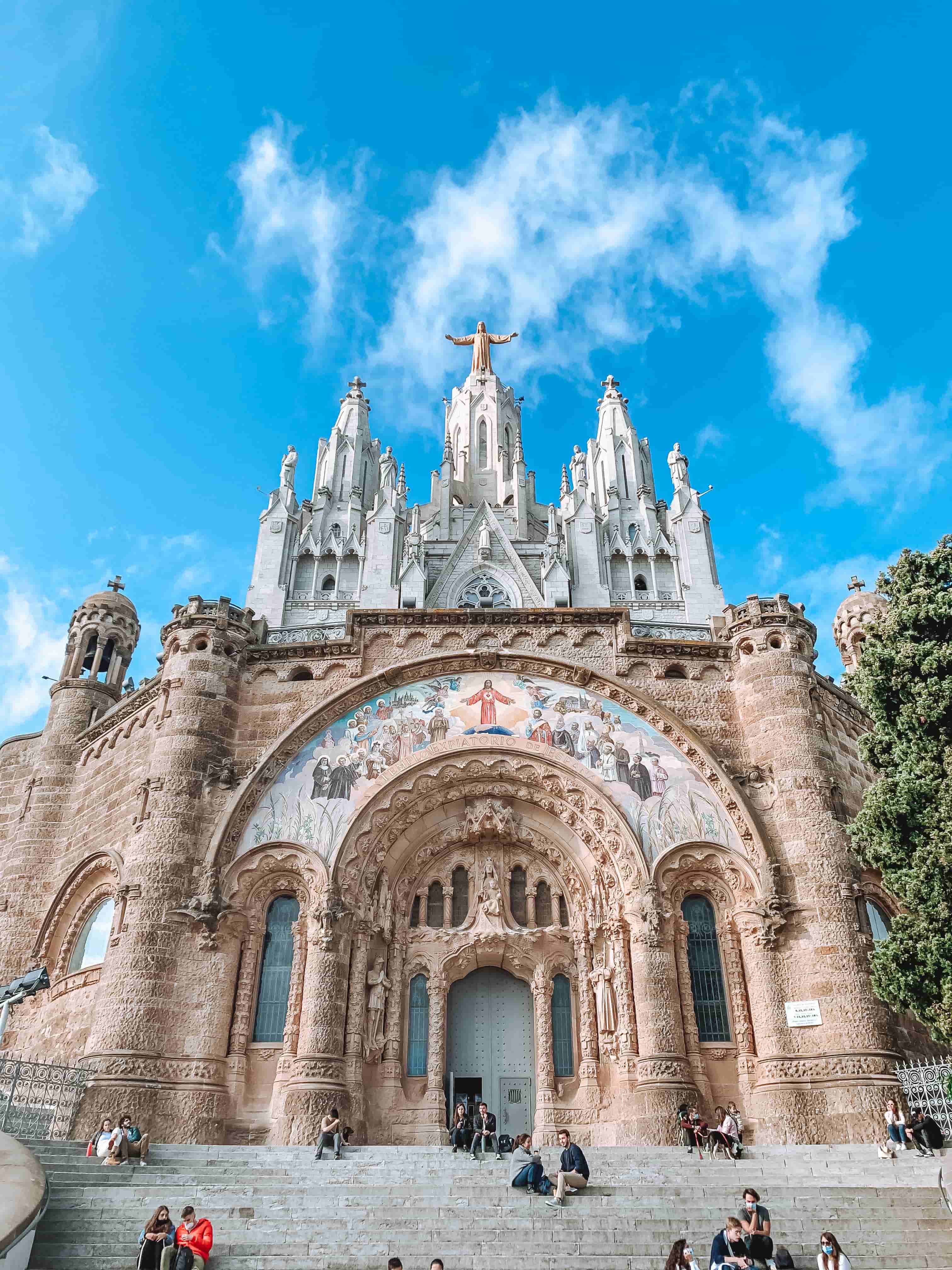 Bucket list and best things to do in Barcelona, Spain @thetriplog